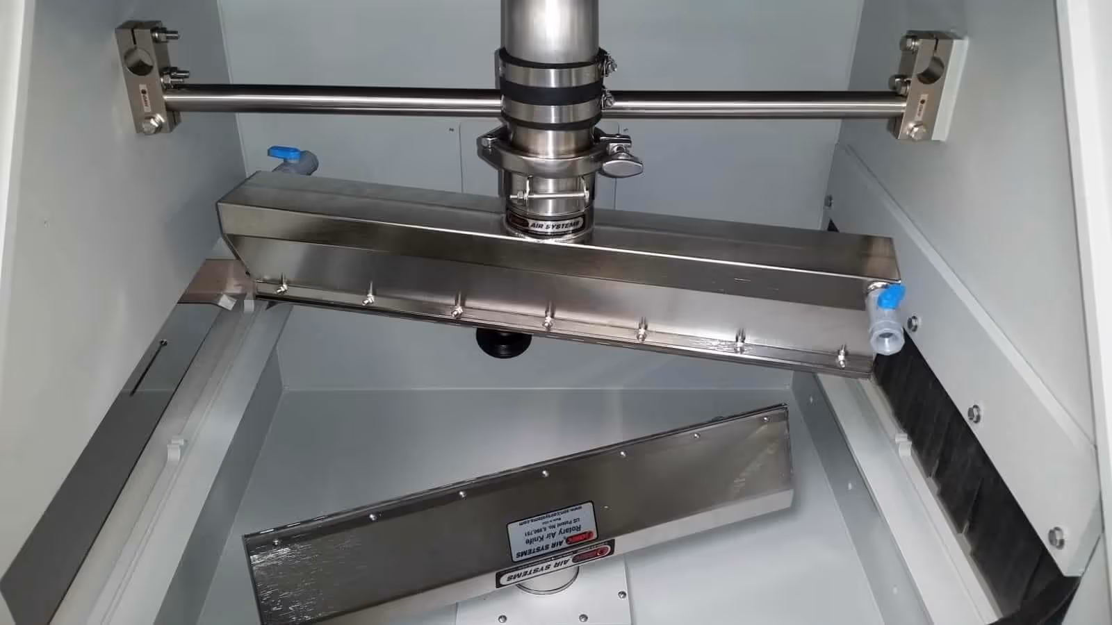 Sonic Air Systems Advanced Teardrop industrial air knife.